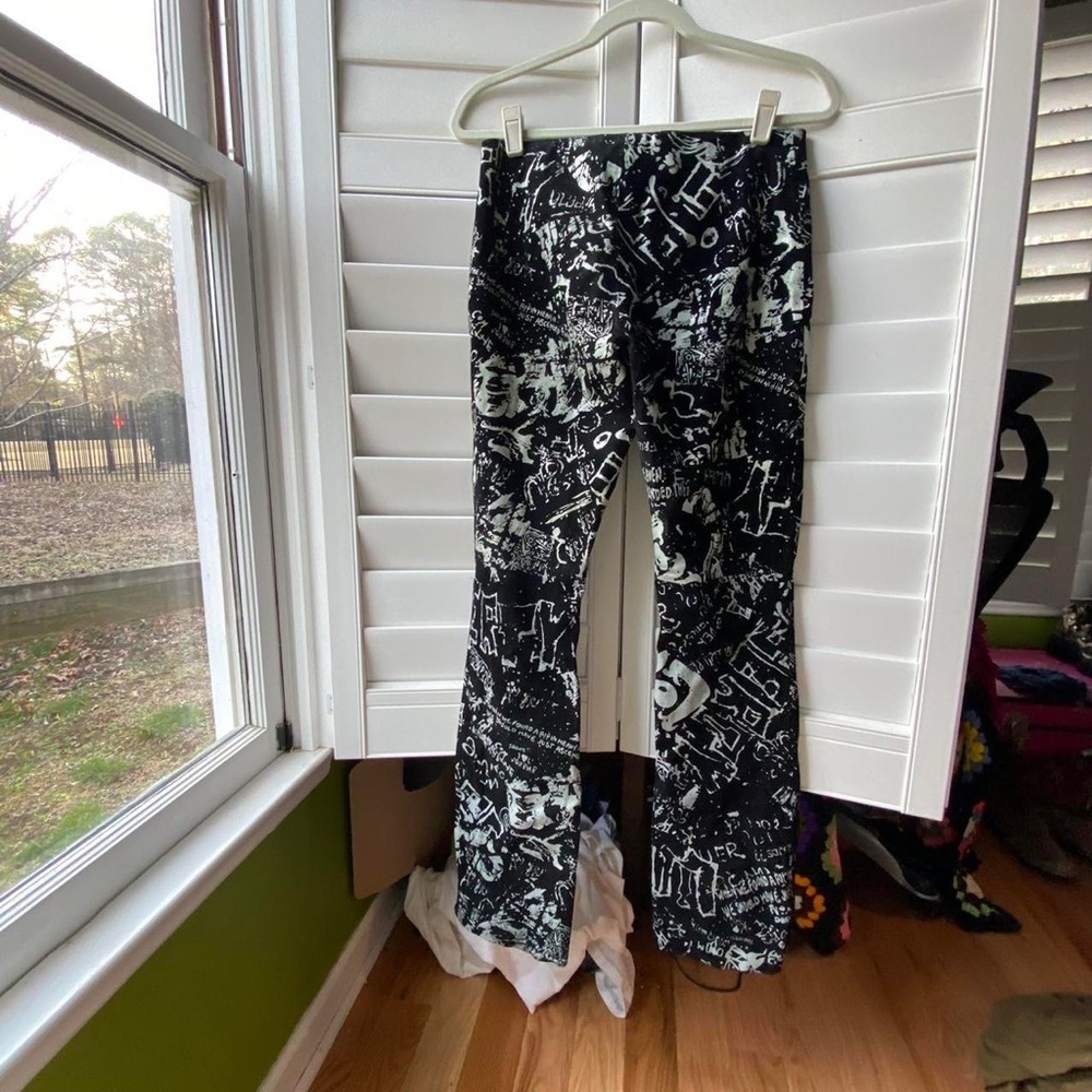 wilson’s leather graphic pants black and silver white
